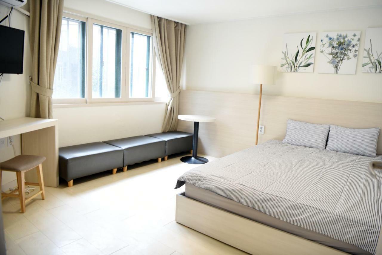 Jw Stay In Hongdae Сеул Экстерьер фото