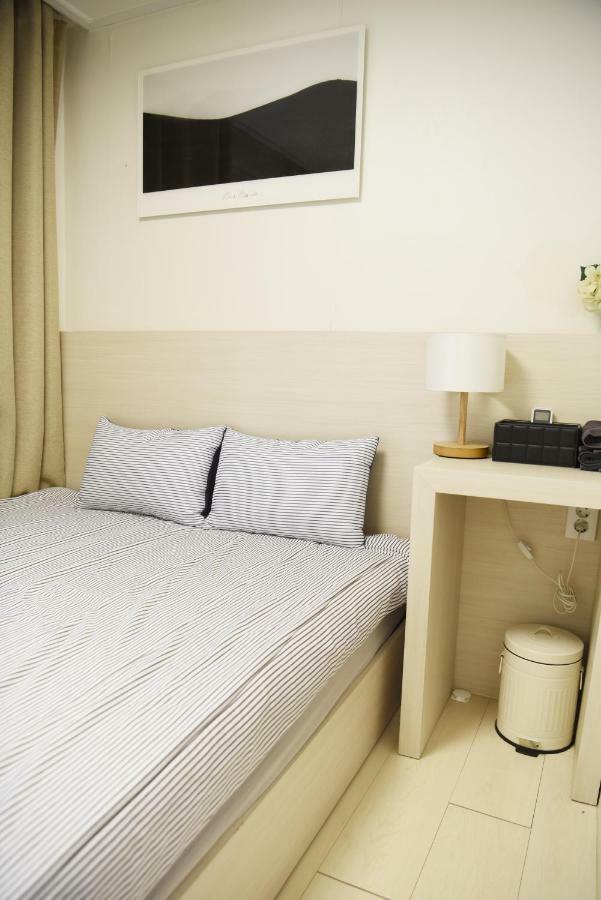 Jw Stay In Hongdae Сеул Экстерьер фото